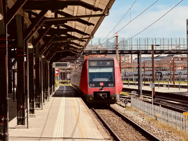 Billede af DSB SA 8200 fotograferet ud for Østerport Station.