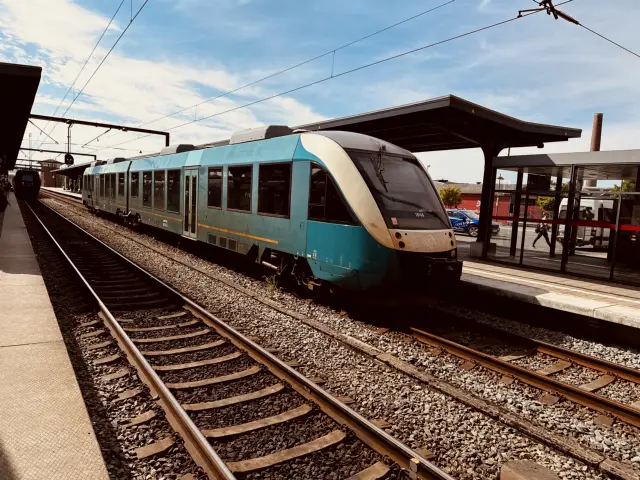 Billede af ARRIVA AR 1014 fotograferet ud for Odense Banegård Center.