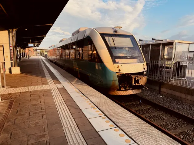 Billede af ARRIVA AR 1014 fotograferet ud for Odense Banegård Center.