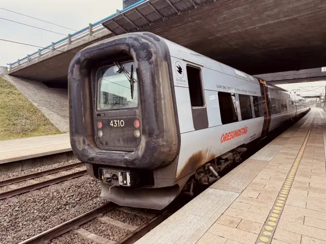 Billede af DSB ET  4310 fotograferet ud for Ørestad Station.