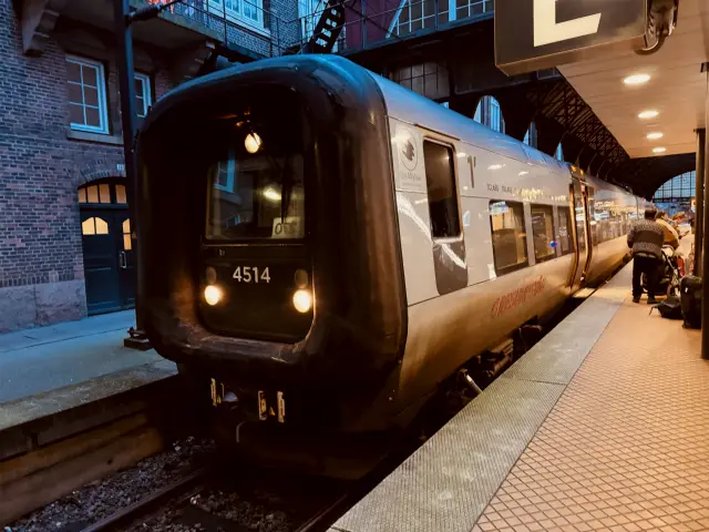 Billede af DSB ET  4314 fotograferet ud for København Hovedbanegård.