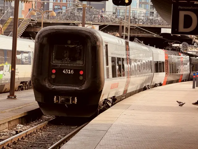 Billede af DSB ET  4316 fotograferet ud for København Hovedbanegård.