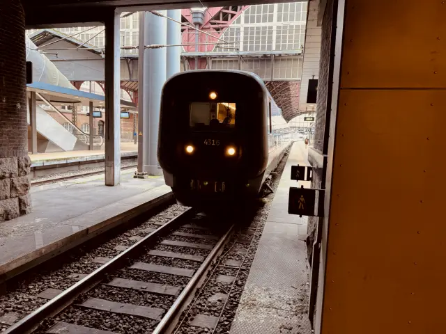 Billede af DSB ET  4316 fotograferet ud for København Hovedbanegård.
