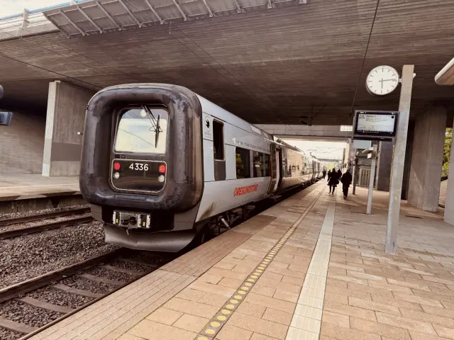 Billede af DSB ET 4336 fotograferet ud for Ørestad Station.