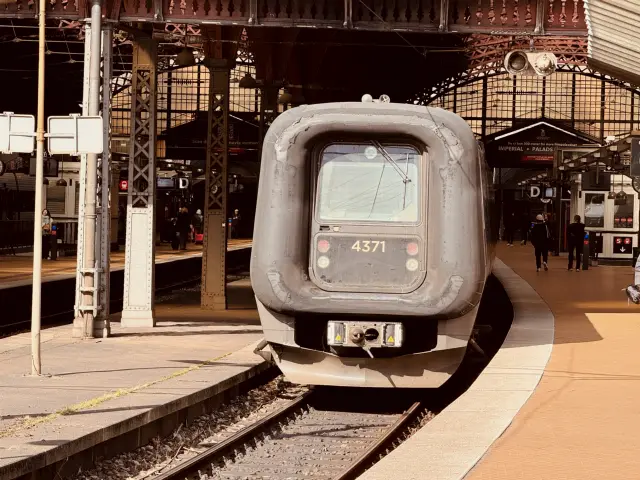 Billede af DSB ET 4371 fotograferet ud for København Hovedbanegård.