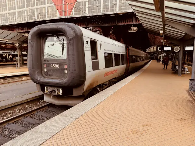 Billede af DSB ET 4388 fotograferet ud for København Hovedbanegård.