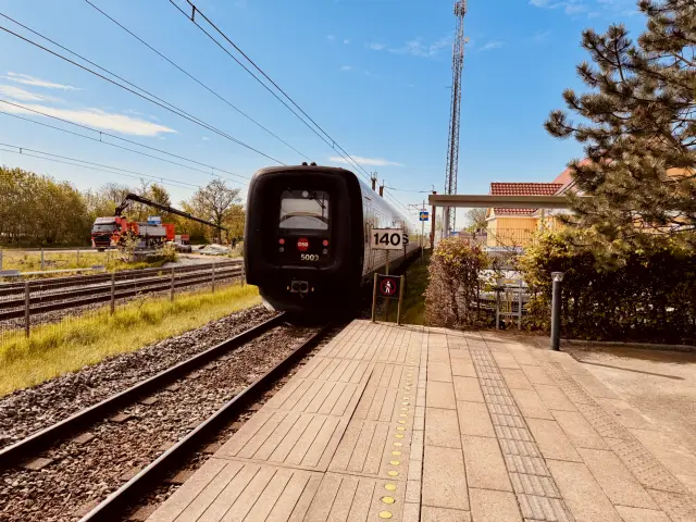 Billede af DSB MF 5009 fotograferet ud for Hedensted Station.