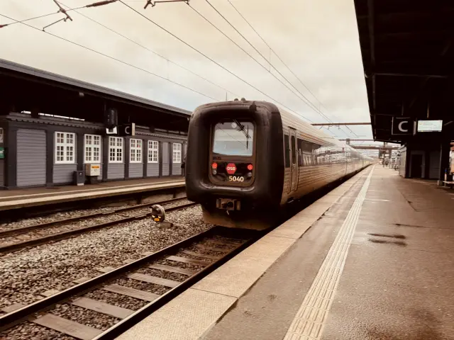 Billede af DSB MF 5040 fotograferet ud for Odense Banegård Center.