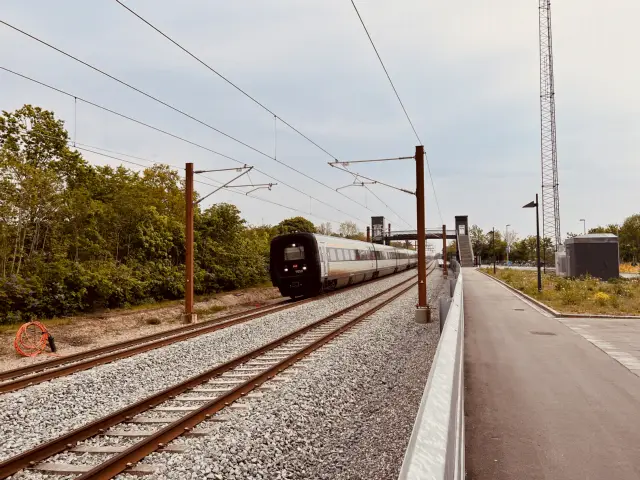 Billede af DSB MF 5058 fotograferet ud for Glumsø Station.