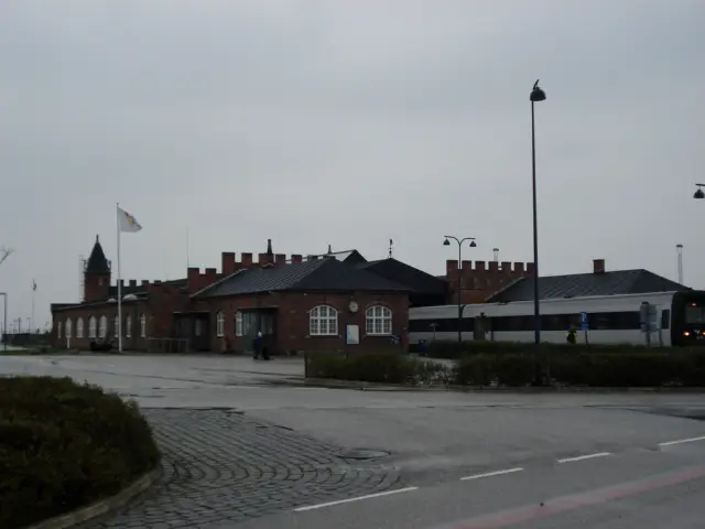 Billede af DSB MF 5070 fotograferet ud for Gedser Station.