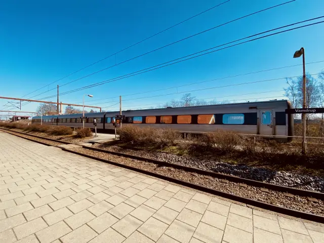 Billede af DSB MF 5086 fotograferet ud for Vamdrup Station.