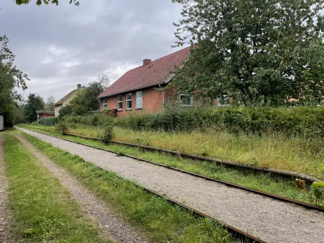 Billede af Bylderup-Bov Station set fra sporsiden.