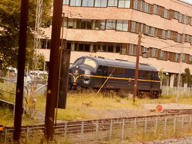 Billede af VIK MX 1023, tidligere DSB MX 1023 fotograferet ud for Ringsted Station.