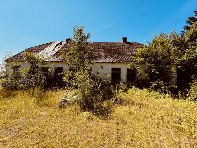 Billede af Sommersted Øst Stationskro, der er efterhånden ikke meget tilbage.