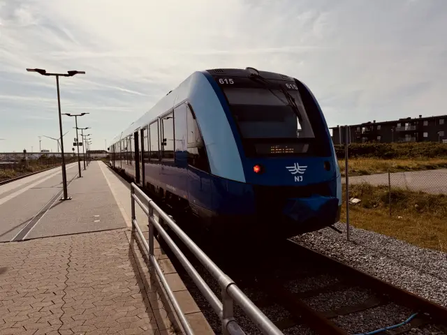 Billede af NJJ LM 615 fotograferet ud for Hirtshals Havn Station.