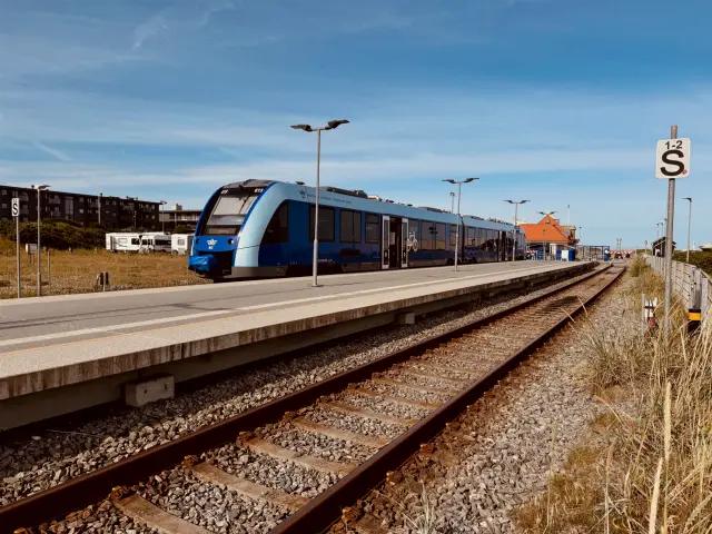 Billede af NJJ LM 615 fotograferet ud for Hirtshals Havn Station.