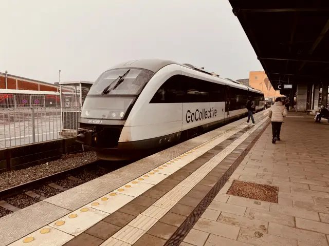 Billede af GoCollective AR 4089, tidligere DSB MQ 4129-4929 fotograferet ud for Odense Banegård Center.