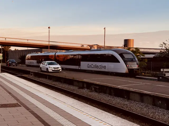 Billede af GoCollective AR 4089, tidligere DSB MQ 4129-4929 fotograferet ud for Odense Banegård Center.