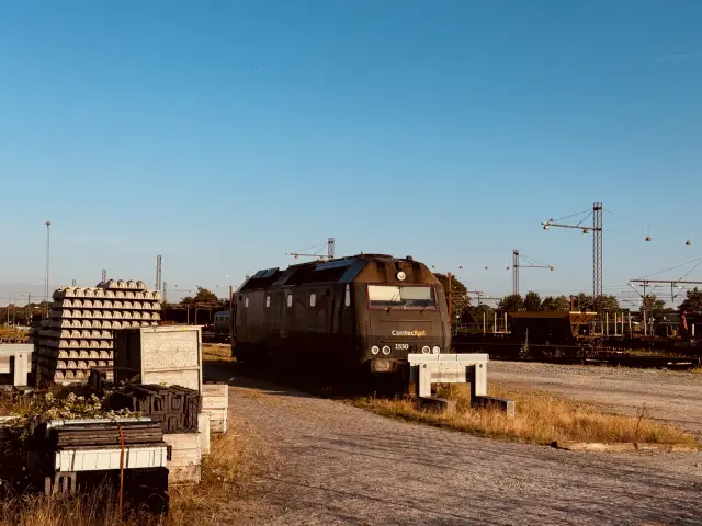 Billede af Contec ME 1530, tidligere DSB ME 1530 fotograferet ud for Ringsted Station.