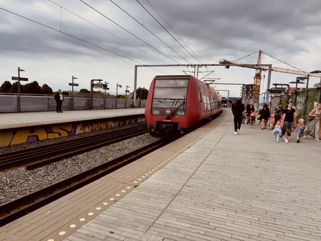 Billede af DSB SA 8198 fotograferet ud for København Syd Station.