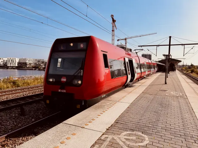 Billede af DSB SE 4131 fotograferet ud for Nordhavn S-togstrinbræt.