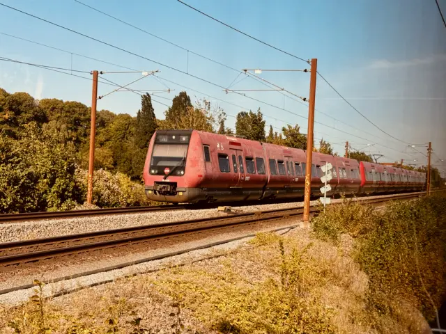 Billede af DSB SE 4128 fotograferet ud for Sydhavn S-togstrinbræt.