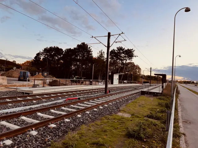 Billede af Ishøj Strand - ARKEN Letbanestation.