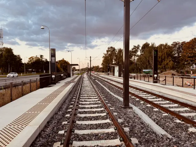 Billede af Ishøj Strand - ARKEN Letbanestation.