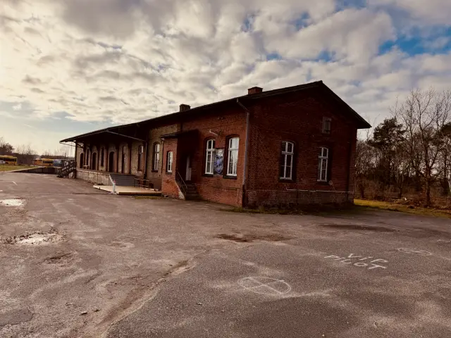 Billede af Tønder H Stations varehus.