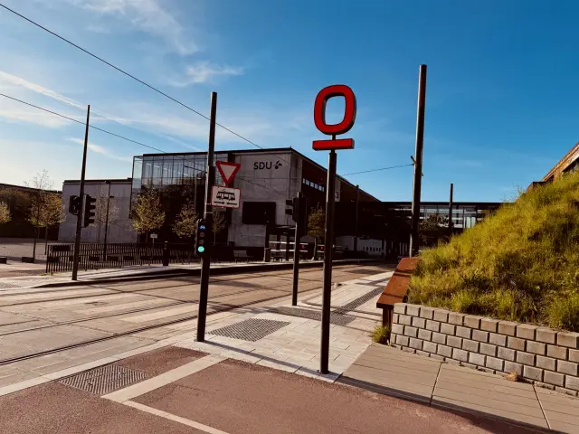 Billede af Campus Odense Letbanestation.