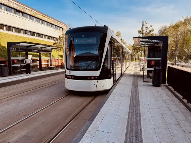 Billede af Campus Odense Letbanestation.