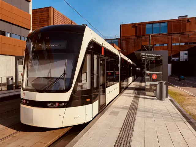 Billede af SDU Letbanestation.