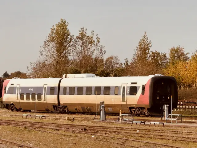 Billede af LT FS 1103, tidligere LJ FS 1103 fotograferet ud for Nakskov Station.