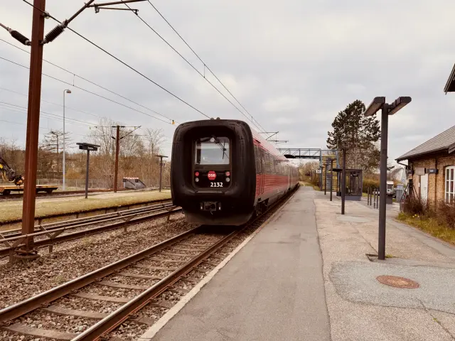 Billede af DSB ER 2032 fotograferet ud for Taulov Station.