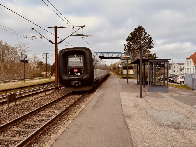 Billede af DSB MF 5086 fotograferet ud for Taulov Station.