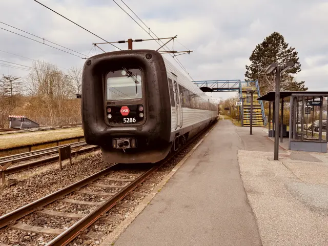 Billede af DSB MF 5086 fotograferet ud for Taulov Station.