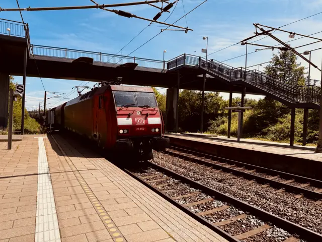 Billede af DBCSC EG 3102, tidligere DSB EG 3102 fotograferet ud for Ørestad Station.