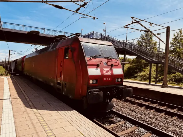 Billede af DBCSC EG 3102, tidligere DSB EG 3102 fotograferet ud for Ørestad Station.