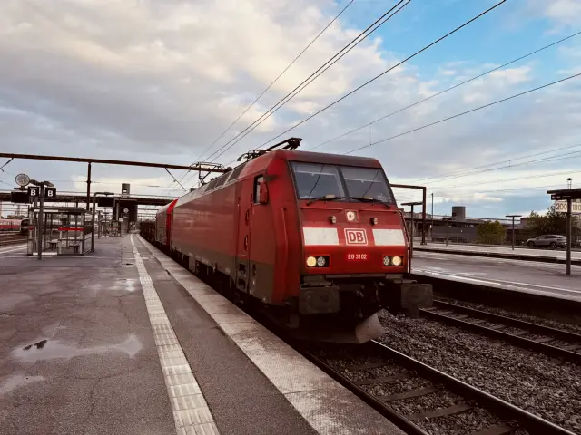 Billede af DBCSC EG 3102, tidligere DSB EG 3102 fotograferet ud for Odense Banegård Center.