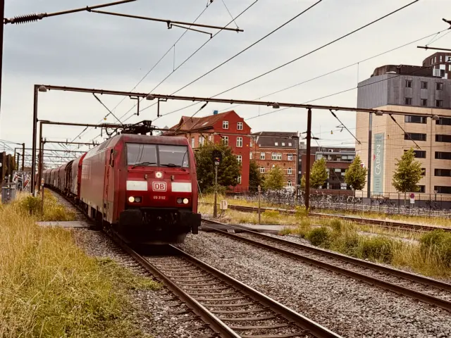 Billede af DBCSC EG 3102, tidligere DSB EG 3102 fotograferet ud for Odense Banegård Center.