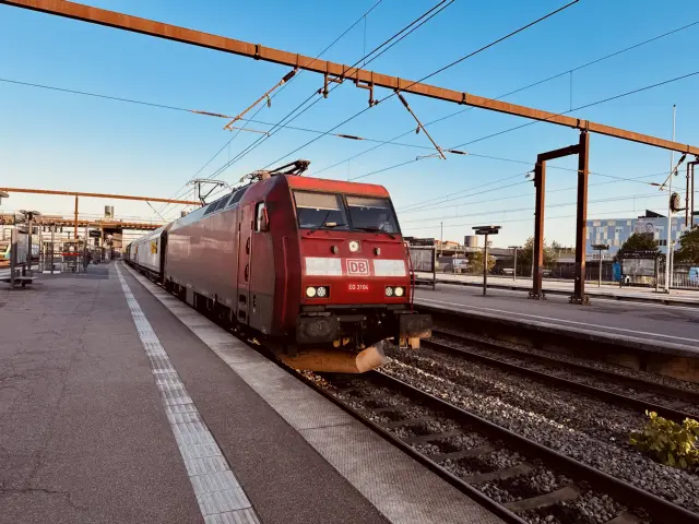 Billede af DBCSC EG 3104, tidligere DSB EG 3104 fotograferet ud for Odense Banegård Center.
