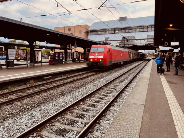 Billede af DBCSC EG 3113, tidligere DSB EG 3113 fotograferet ud for Odense Banegård Center.