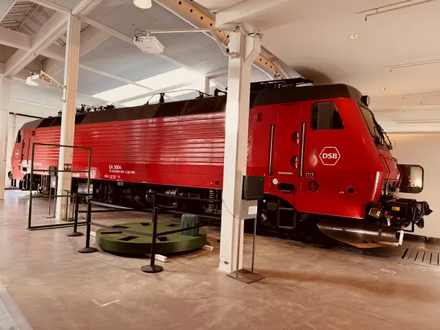 Billede af DSB EA 3004 fotograferet på Danmarks Jernbanemuseum i Odense.