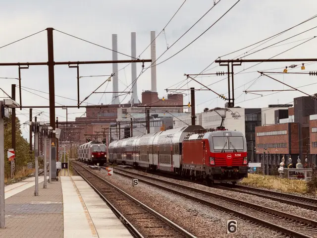 Billede af DSB EB 3201 fotograferet ud for Nordhavn S-togstrinbræt.