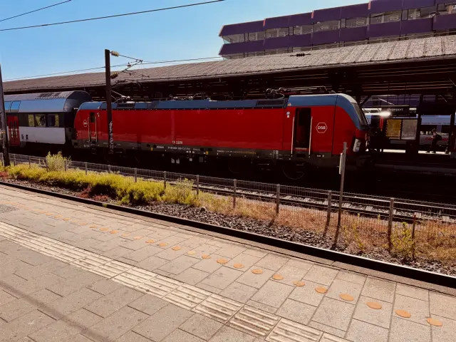 Billede af DSB EB 3209 fotograferet ud for Østerport Station.