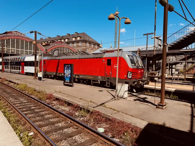 Billede af DSB EB 3241 fotograferet ud for København Hovedbanegård.