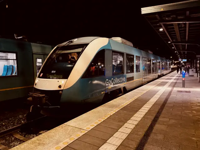Billede af GoCollective AR 1022, tidligere ARRIVA AR 1022 fotograferet ud for Odense Banegård Center.