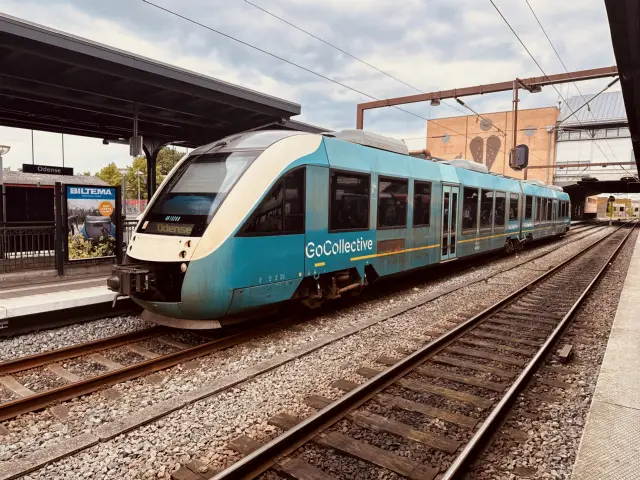 Billede af GoCollective AR 1028, tidligere ARRIVA AR 1028 fotograferet ud for Odense Banegård Center.