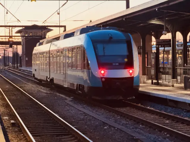 Billede af GoCollective AR 2046, tidligere ARRIVA AR 2046 fotograferet ud for Odense Banegård Center.