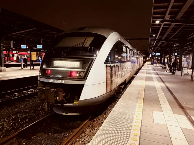 Billede af GoCollective AR 3069, tidligere DSB MQ 4119-4919 fotograferet ud for Odense Banegård Center.